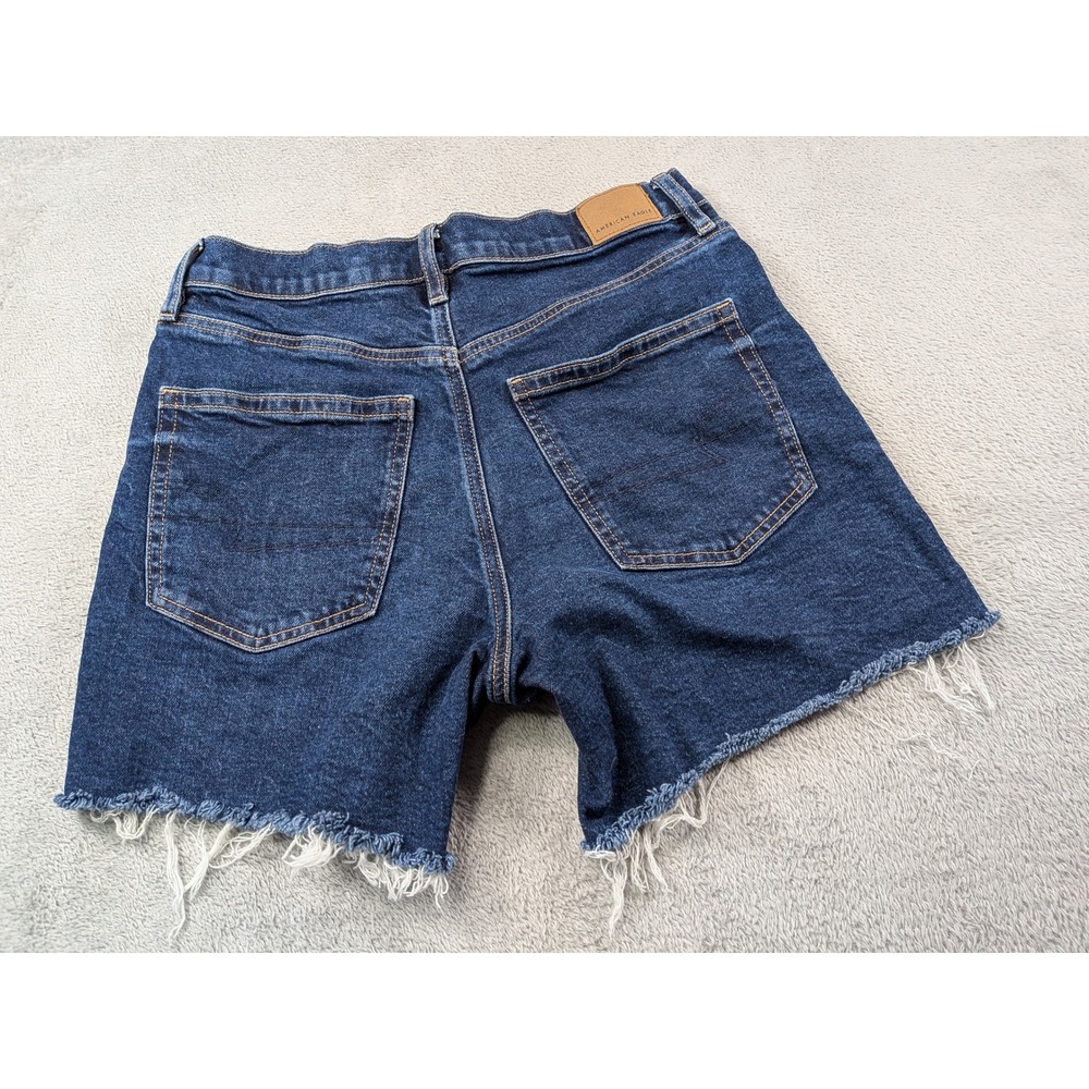 American Eagle Relaxed Denim Shorts Dark Wash Frayed Hem Strigid Womens Size 4 - Picture 2 of 12